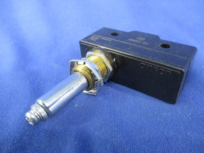 一般用基本スイッチ パネル取付押しボタン形(キズ･汚れ有) Z-15GQ8-B