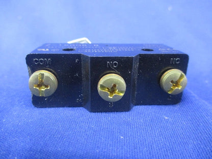 一般用基本スイッチ パネル取付押しボタン形(キズ･汚れ有) Z-15GQ8-B