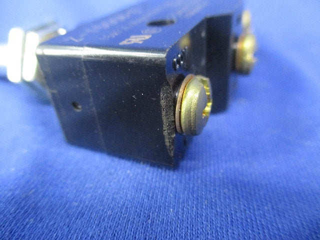 一般用基本スイッチ パネル取付押しボタン形(キズ･汚れ有) Z-15GQ8-B