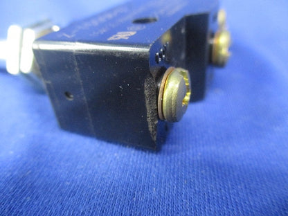 一般用基本スイッチ パネル取付押しボタン形(キズ･汚れ有) Z-15GQ8-B