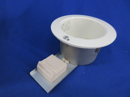 LEDダウンライトφ100(電球色)(キズ･汚れ有) LEDD85021-LS