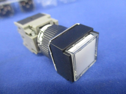 φ16角形照光押しボタンスイッチ(4個入)(乳白) AH165-SL5W11E3