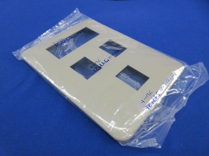 コンセントプレート3連用(4個入)(ベージュ)(新品未開封) WTF7086