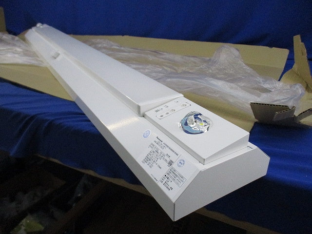 LED非常用ベースライト 階段通路誘導灯(昼白色)(24年製) NNCF42135LE9