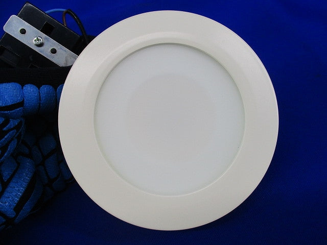 LEDダウンライトφ85(電球色)(キズ･汚れ有) DDL-4068YW