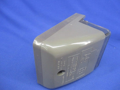 フル接地防水コンセント 入線機能付 抜け止め式・アースターミナル付 露出・埋込両用 ブラウン WK41049A