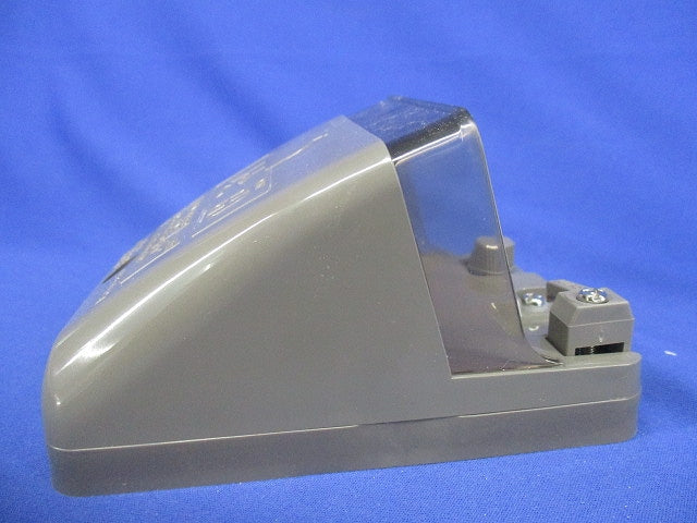 フル接地防水コンセント 入線機能付 抜け止め式・アースターミナル付 露出・埋込両用 ブラウン WK41049A