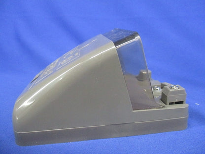 フル接地防水コンセント 入線機能付 抜け止め式・アースターミナル付 露出・埋込両用 ブラウン WK41049A