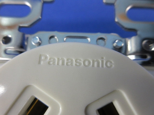 3P30A埋込コンセント WF1330K