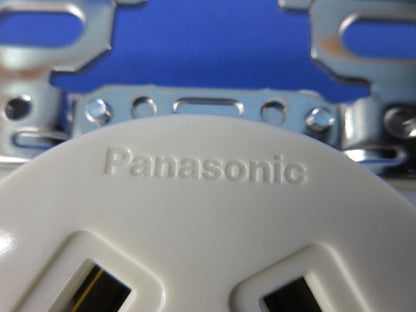 3P30A埋込コンセント WF1330K