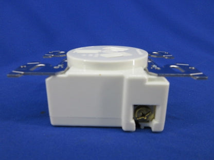 3P30A埋込コンセント WF1330K