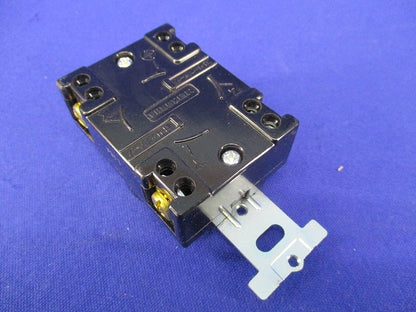 引掛埋込コンセント(3個入)(キズ・汚れ有) 型番不明