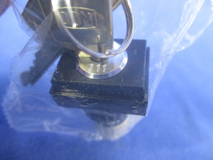 キーロックスイッチ(新品未開封) 51-401-036D