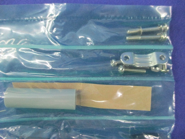 Dサブコネクタ組立式フード(31個入) XM2S-1513