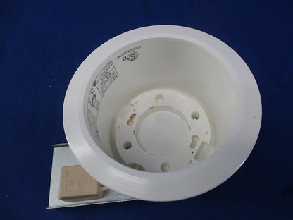 LEDダウンライトφ100(ランプ別売)(キズ有) LEDD85032(W)