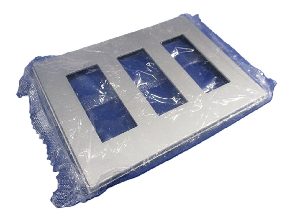 スリムスクエアメタリック 2ピースコンセントプレート 3連用 9コ用 シルバー 10個入 QWD-333SV-10