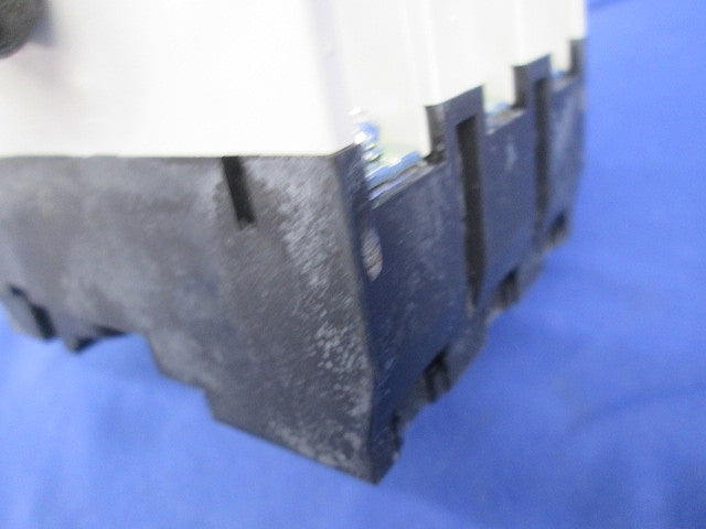 漏電遮断器3P30A(ジャンク品) NV50-KC
