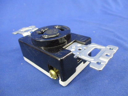 接地2P20A引掛埋込コンセント(5個入)(キズ・汚れ有) WF2520B