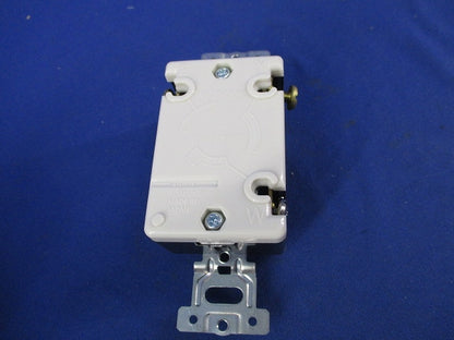 接地2P20A引掛埋込コンセント(5個入)(キズ・汚れ有) WF2520B