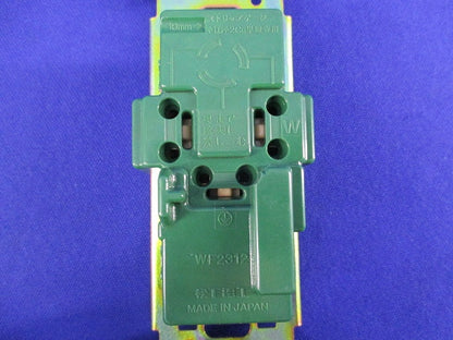 引掛埋込ダブルコンセント(3個入)(汚れ有) National WF2312