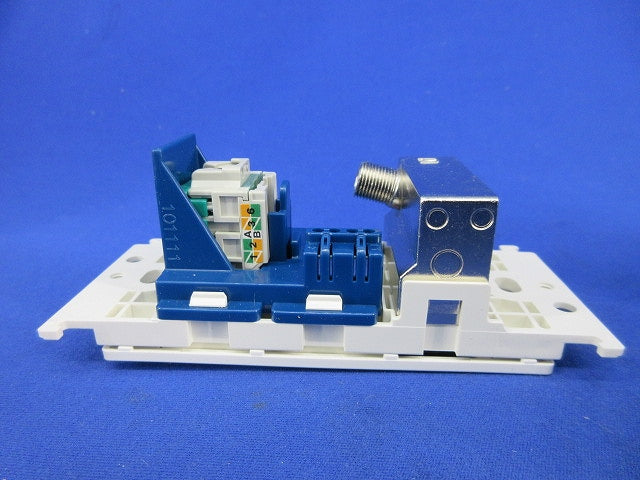 埋込マルチメディアコンセント(ホワイト) WTF1682W