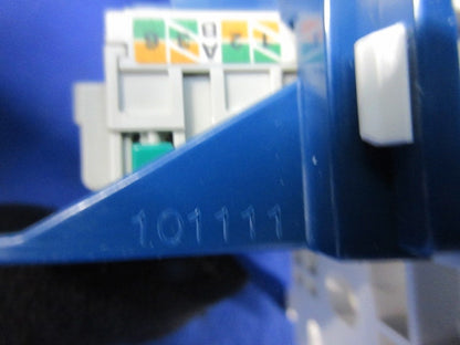 埋込マルチメディアコンセント(ホワイト) WTF1682W