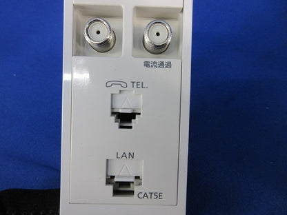 埋込マルチメディアコンセント(ホワイト) WTF1682W