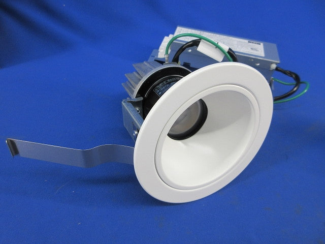 LEDダウンライトφ100(温白色)(撮影のため開梱) LZW-9020AWB3
