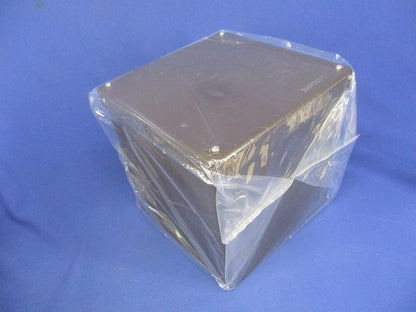 正方形防水プールボックス カブセ蓋・ノック無 200×200×200mm チョコレート PVP-2020BT