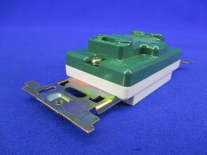 15A埋込アース付コンセント(3個入)National WN1112