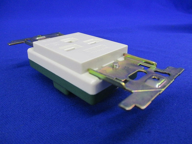 15A埋込アース付コンセント(3個入)National WN1112