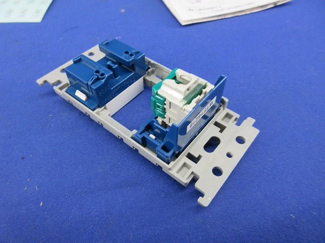 埋込(マルチメディア)コンセント(CATE5E･6極2心)(5個入)ホワイト WTF16216