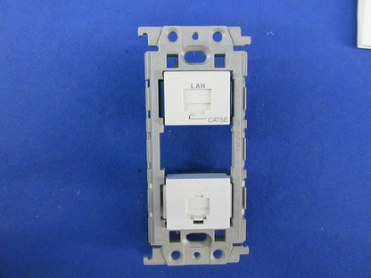 埋込(マルチメディア)コンセント(CATE5E･6極2心)(5個入)ホワイト WTF16216