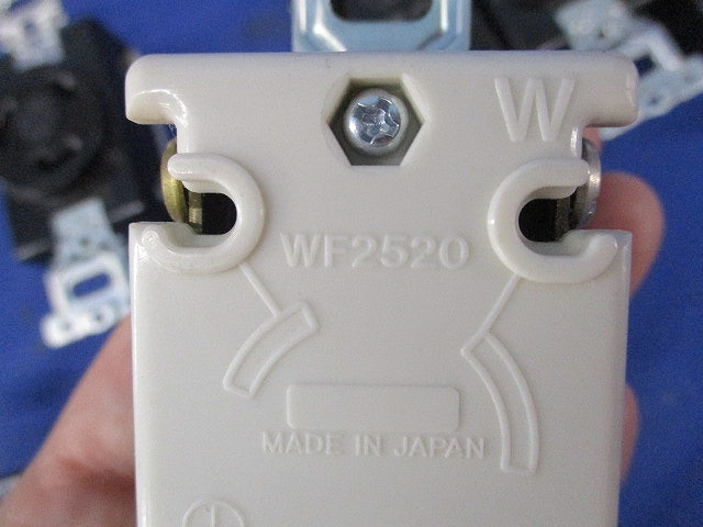 埋込コンセントセット(混在8個入)(キズ・汚れ有) WF1420K他