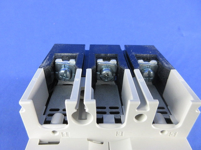 サーキットブレーカ3P30A(単3中性線欠相保護付) NV63-NCV