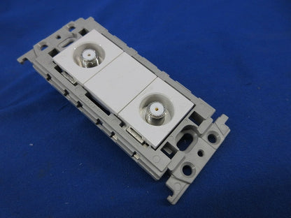 4K8K 双方向/片方向切換スイッチ付 直列ユニット(キズ・汚れ有) WSUE77