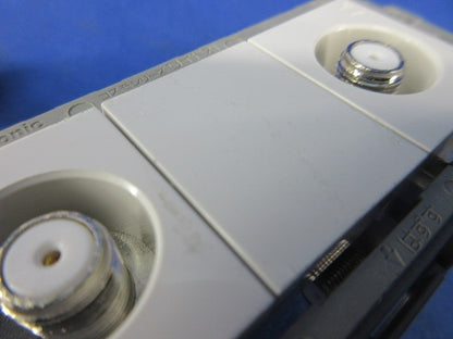 4K8K 双方向/片方向切換スイッチ付 直列ユニット(キズ・汚れ有) WSUE77