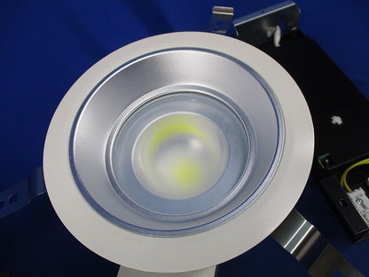 LEDダウンライトφ150(昼白色)(キズ有) LEDD-75011FN-LD9