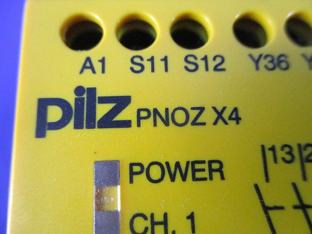 安全リレー 24VDC PNOZX4