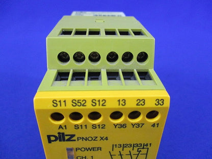 安全リレー 24VDC PNOZX4