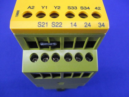 安全リレー 24VDC PNOZX4