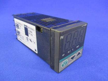 温度調節計 UT130-RN