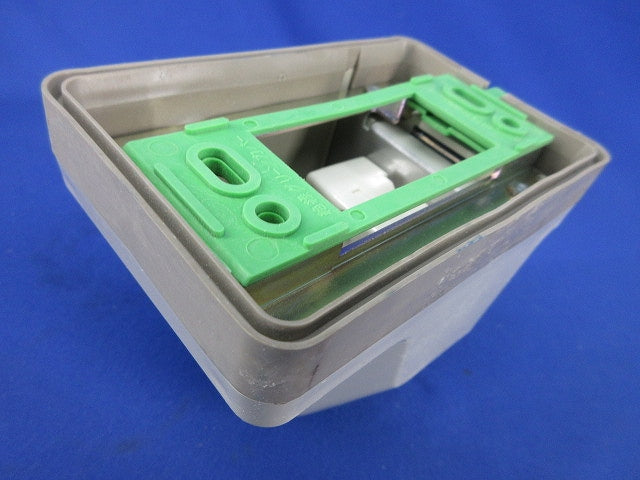 接地2P20A引掛防雨コンセント(汚れ有) WK6520