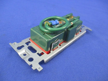 埋込アース付ダブルコンセント WN1518