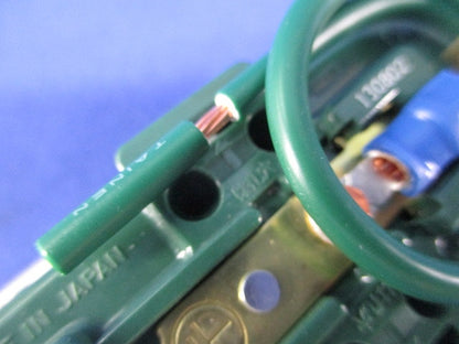 埋込アース付ダブルコンセント WN1518