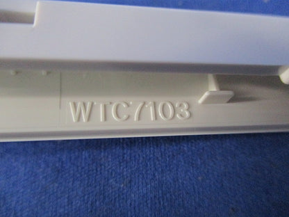 スイッチプレート3連用(8枚入)(ホワイト)(袋破れ有) WTC7103