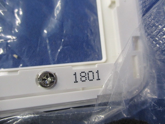 スイッチプレート3連用(8枚入)(ホワイト)(袋破れ有) WTC7103