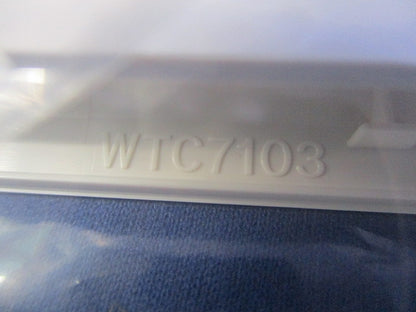 スイッチプレート3連用(10枚入)(ホワイト)(新品未開封) WTC7103