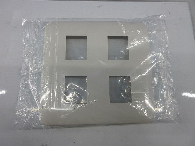 コンセントプレート4コ用(10枚入)(ホワイト)(新品未開封) WTF7004