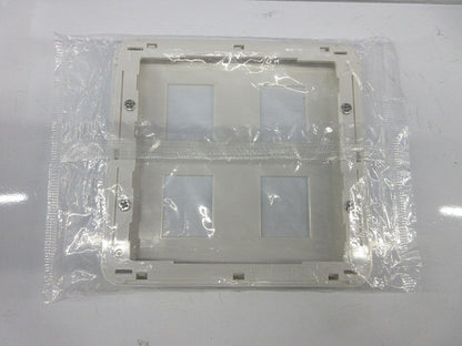 コンセントプレート4コ用(10枚入)(ホワイト)(新品未開封) WTF7004